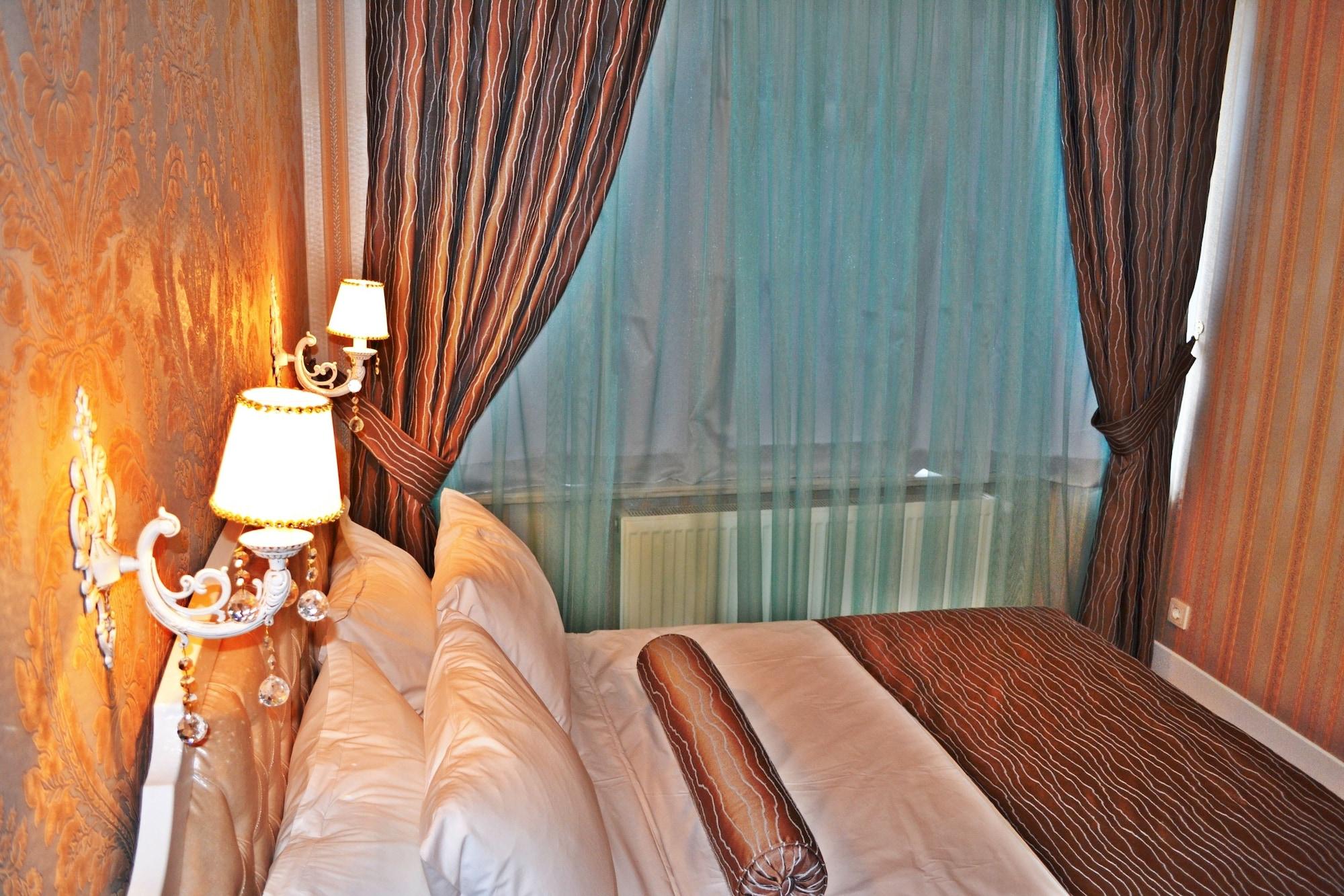 Alyon Hotel Taksim Istanbul Bagian luar foto
