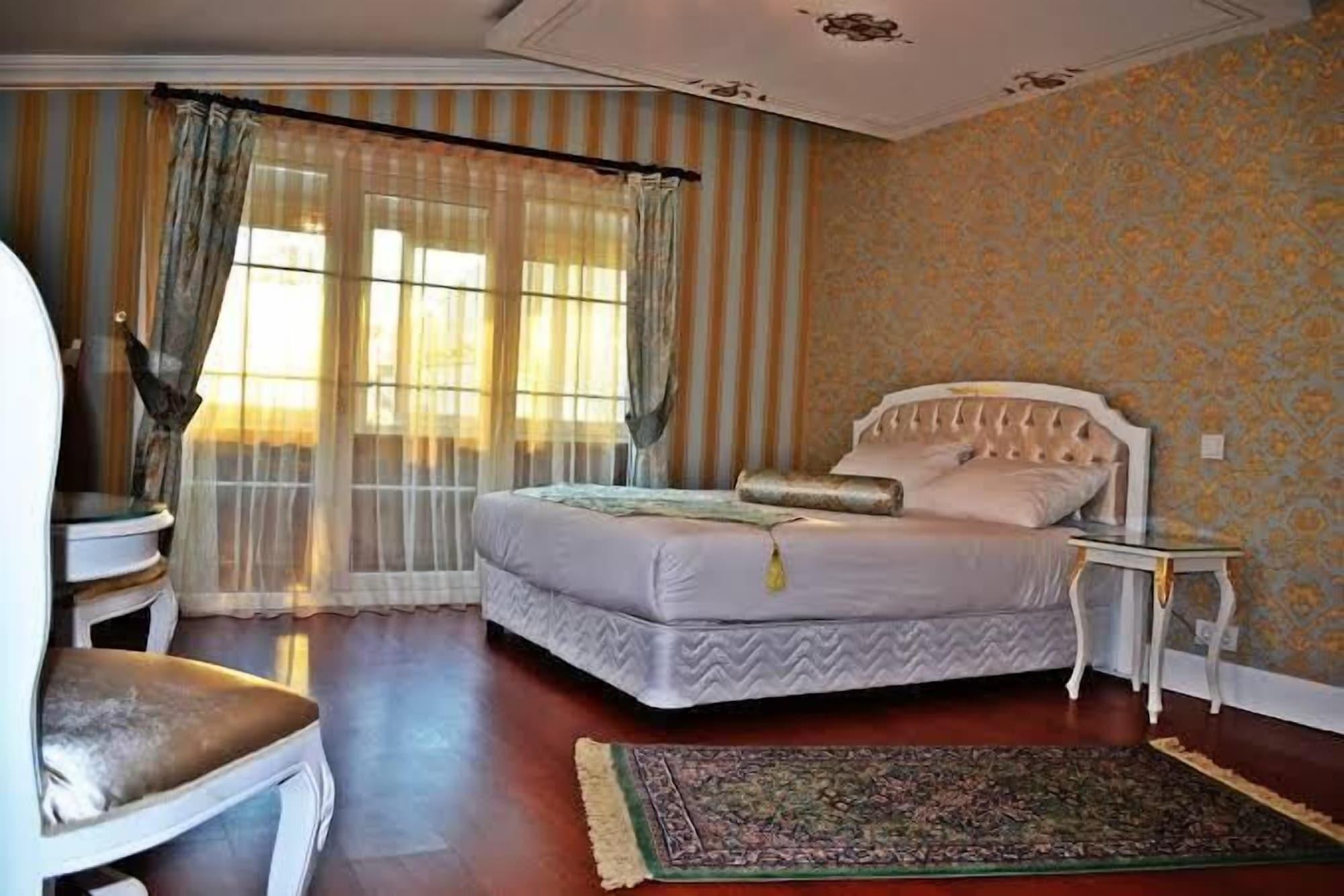 Alyon Hotel Taksim Istanbul Bagian luar foto