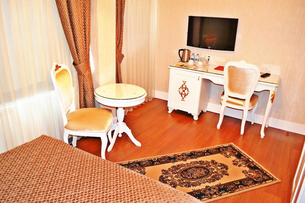 Alyon Hotel Taksim Istanbul Bagian luar foto