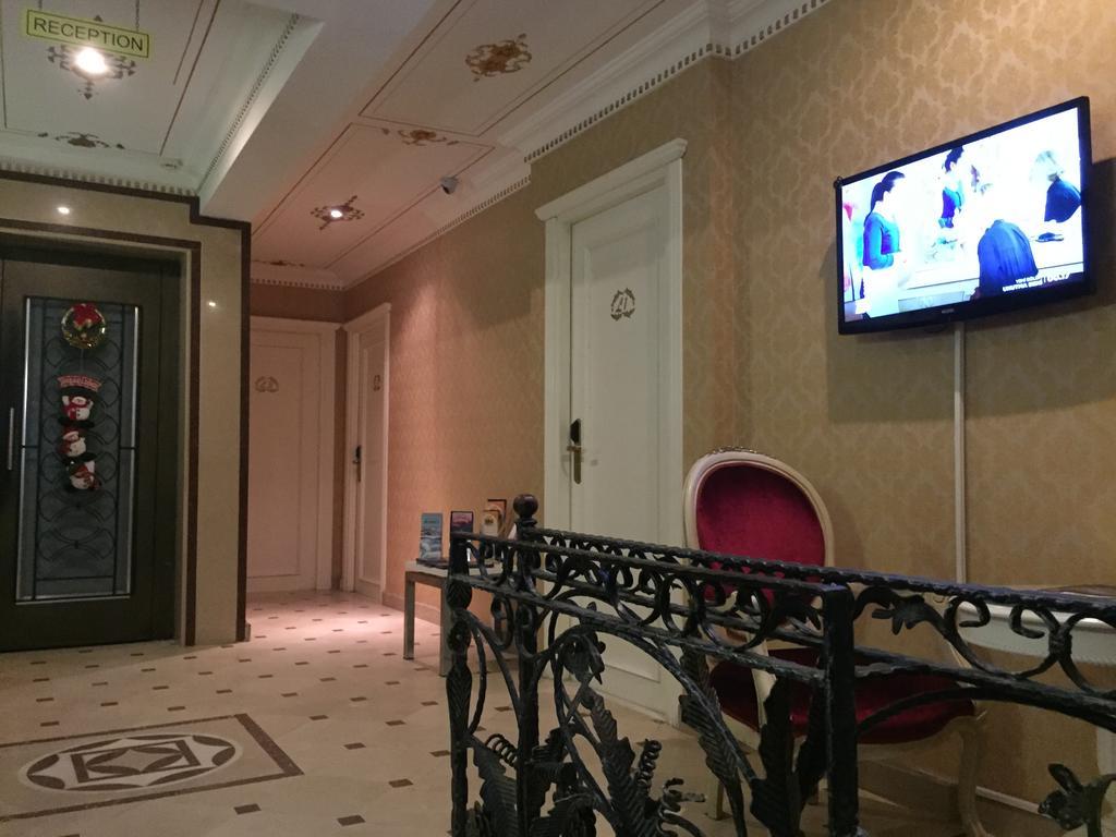 Alyon Hotel Taksim Istanbul Bagian luar foto