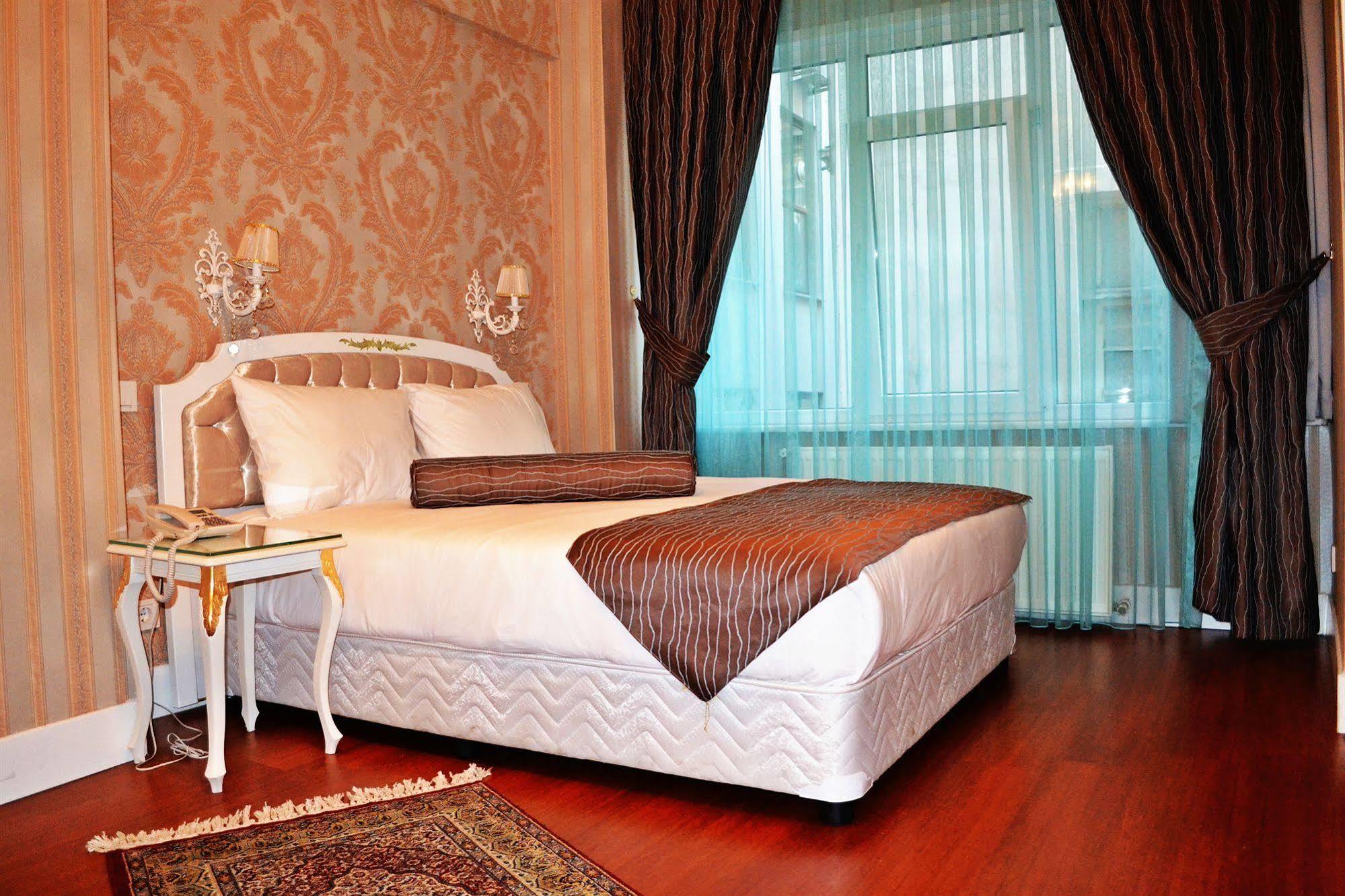 Alyon Hotel Taksim Istanbul Bagian luar foto